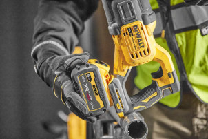 Пила шабельна акумуляторна DeWALT, 18В XR Li-lon, 0 - 3000 ход/хв, величина ходу 28.6 мм, вага 3.5 кг, без акумуляторів та ЗП, TSTAK №10