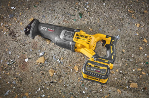 Пила шабельна акумуляторна DeWALT, 18В XR Li-lon, 0 - 3000 ход/хв, величина ходу 28.6 мм, вага 3.5 кг, без акумуляторів та ЗП, TSTAK №11