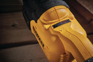 Пила шабельна акумуляторна DeWALT, 18В XR Li-lon, 0 - 3000 ход/хв, величина ходу 28.6 мм, вага 3.5 кг, без акумуляторів та ЗП, TSTAK №12