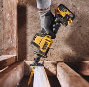 Пила сабельная аккумуляторная DeWALT, 18В XR Li-lon, бесщеточный 0 - 2800 ход / мин, величина хода 16 мм, вес 1.43 кг, без аккумуляторов и ЗП, TSTAK №8