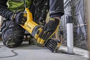 Пила шабельна мережева універсальна DeWALT, 1100 Вт, 0 - 2800 ход/хв, величина ходу 29 мм, вага 3.5 кг, валіза №9