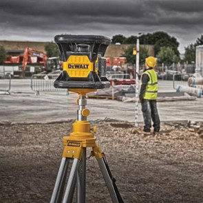 Рівень лазерний ротаційний DeWALT, 18В XR Li-Ion, зелений промінь, вага 4.5 кг, 1 акумулятор 2 Аг, ЗП, валіза №6