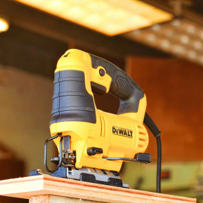 Пила лобзиковая сетевая DeWALT, 650 Вт, 500 - 3200 ход / мин, максимальная глубина пропила (дерево) - 85 мм, вес 2.4 кг №8